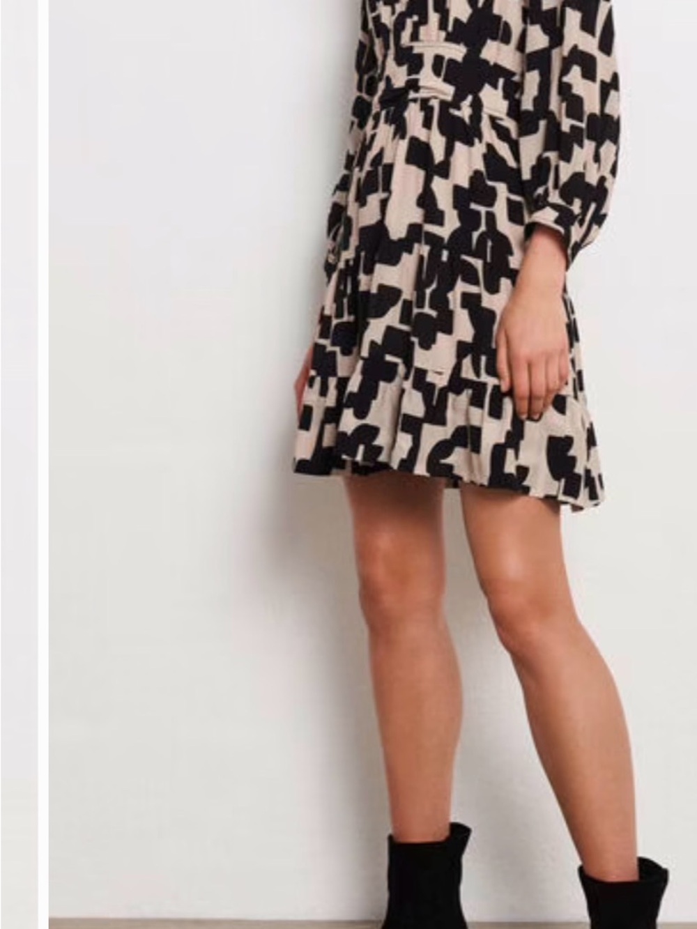 The ba&sh Pulse dress features 2 tone print and well finished details